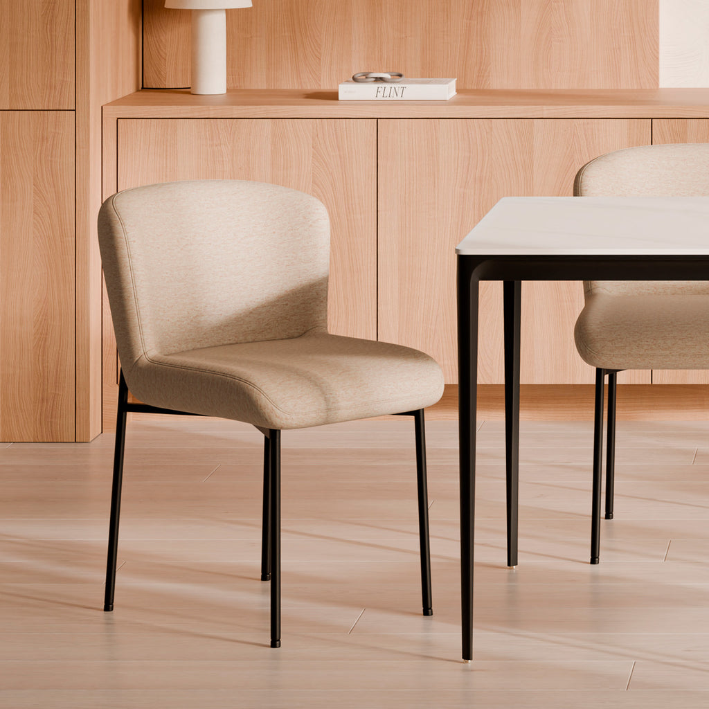 Zoey chair beige/black legs