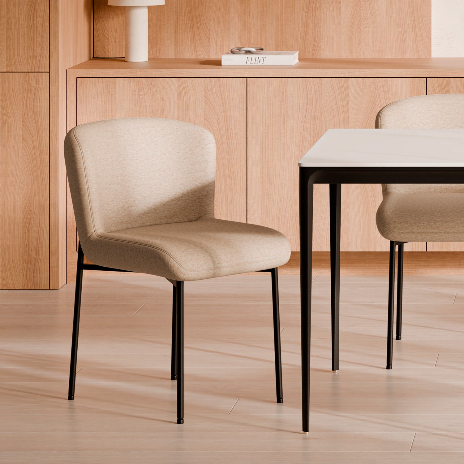 Zoey chair beige/black legs