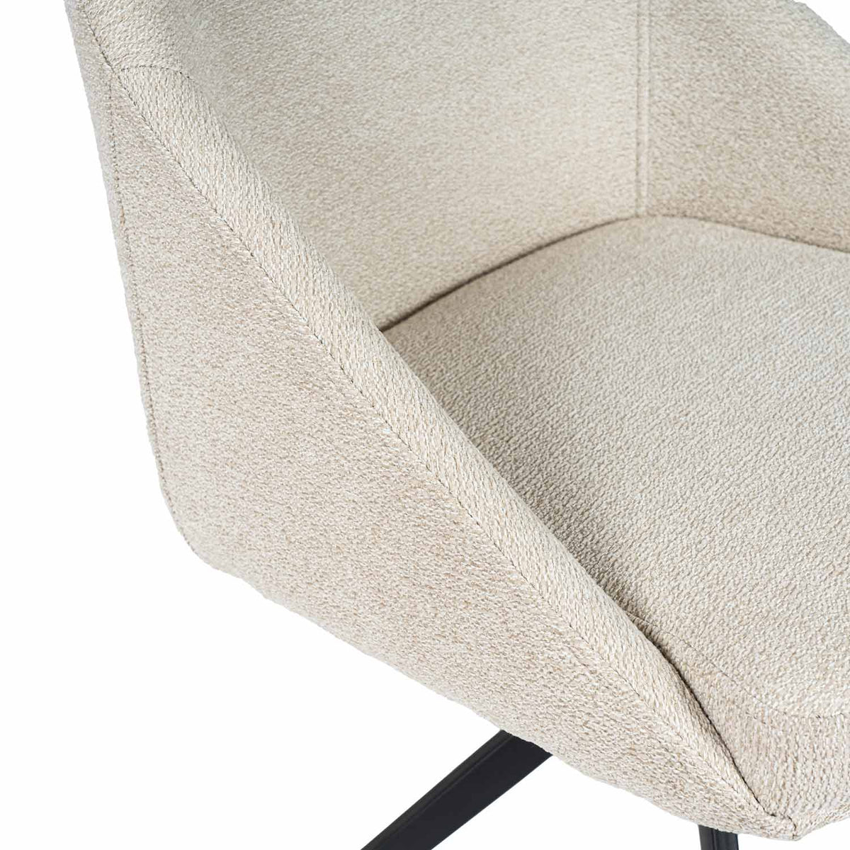 Akira chair beige/black legs