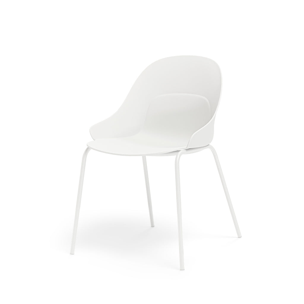 White Sephora chair