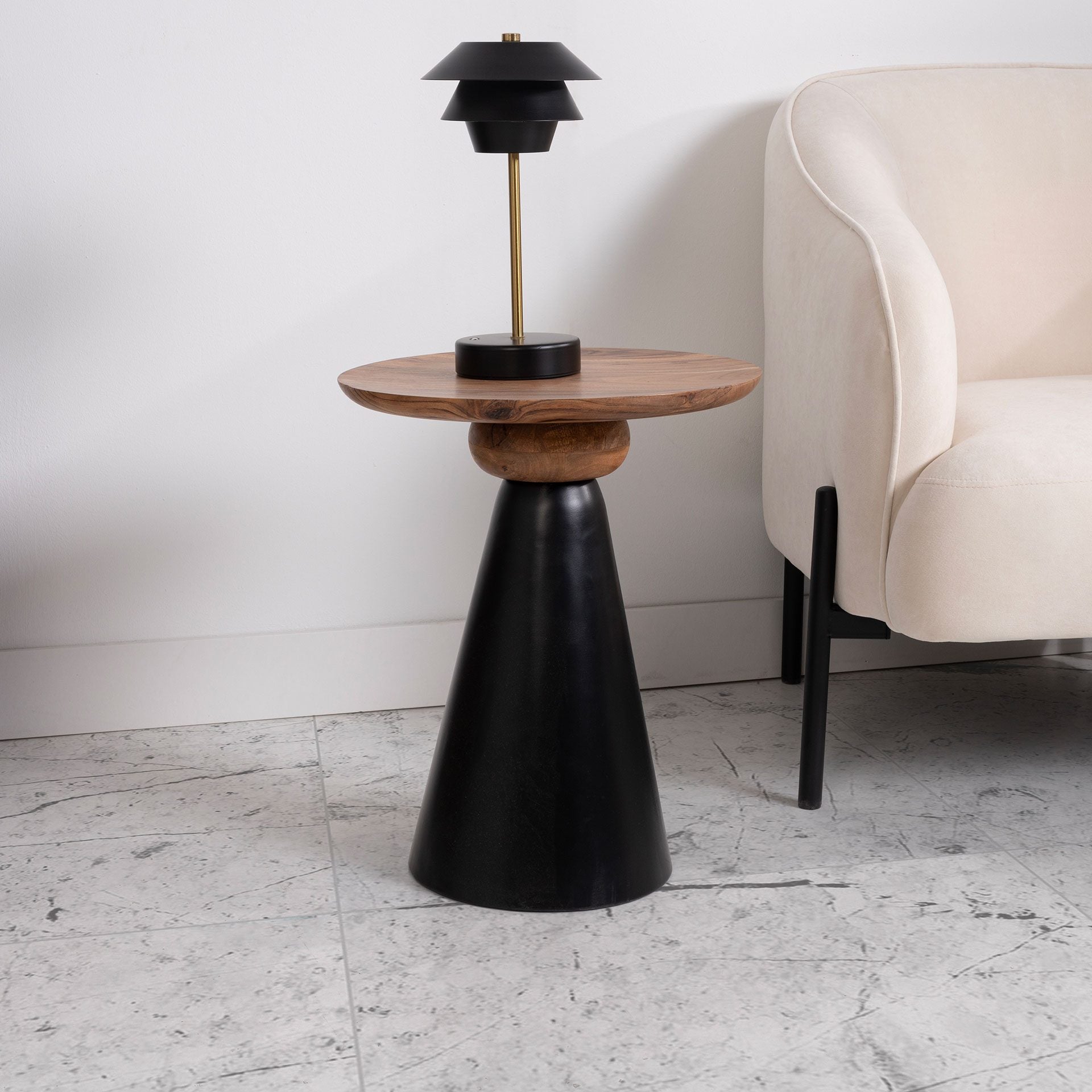 Mesa Auxiliar Metal Preto e Mango